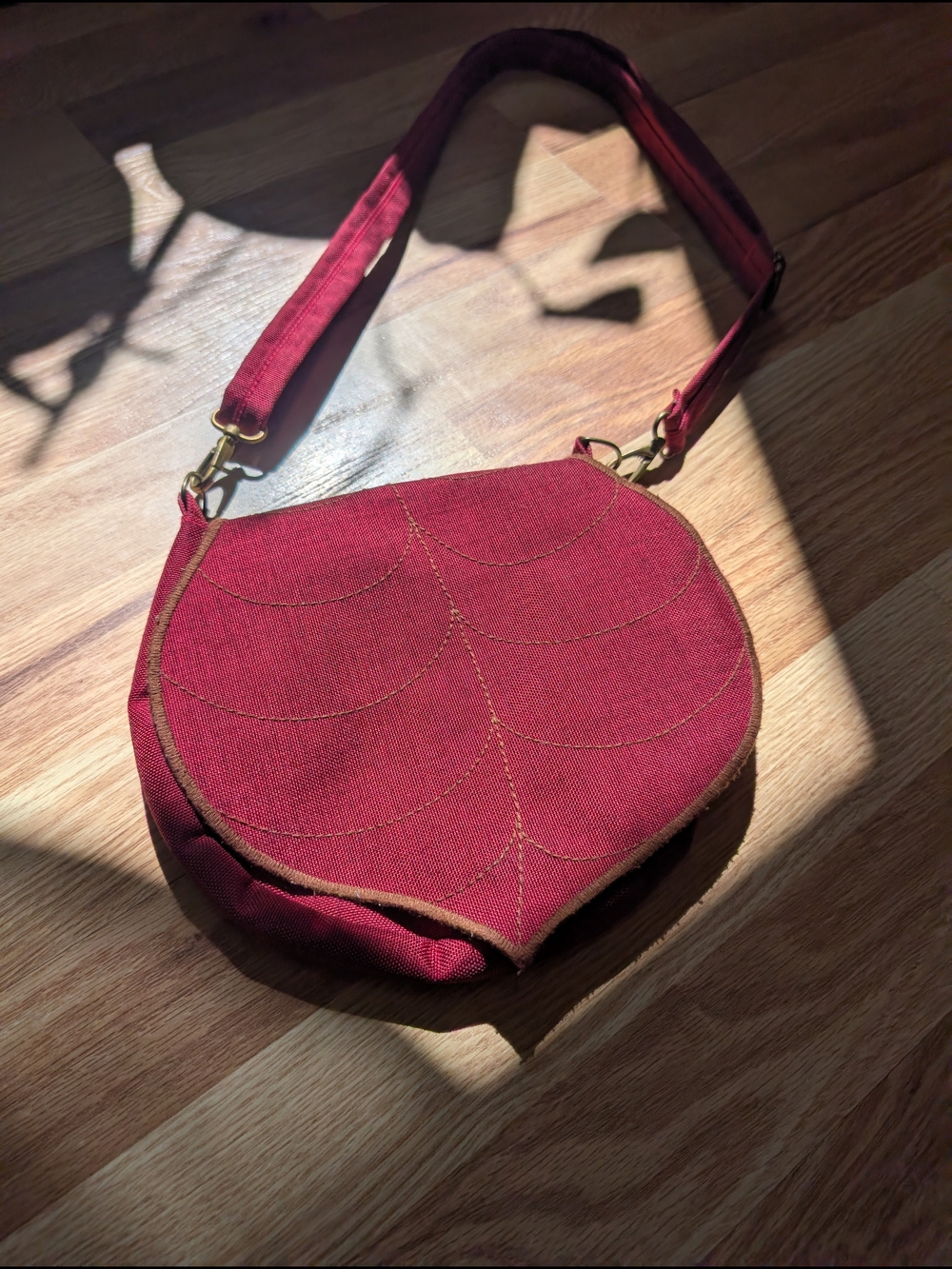 red leaf shoulder/crossbody bag